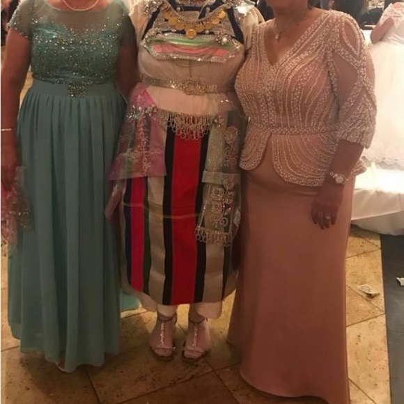 Lucci Lu Gown - Picture 2 of 10